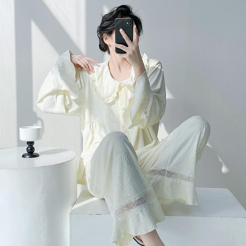 2025 Damen Samt Jacquard Pyjama: Gemütliches Spitzen-Homewear-Set für Herbst & Winter