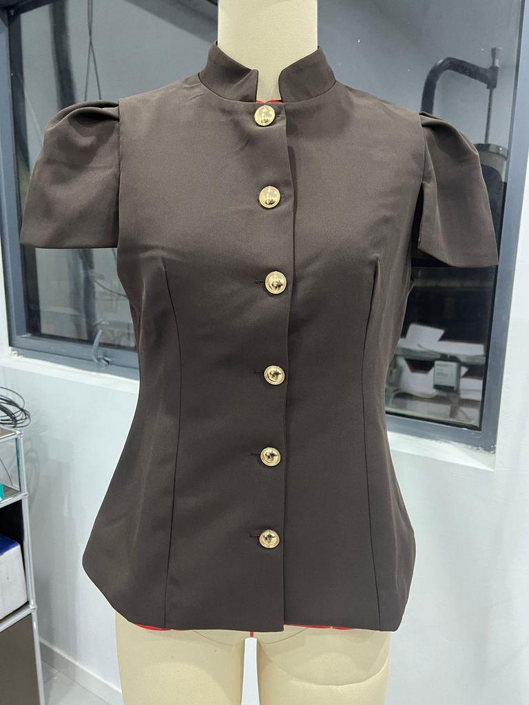 Spring/Summer 2026: Elegant Women's 3D Design Top with Lantern Sleeves & Metal Buckle