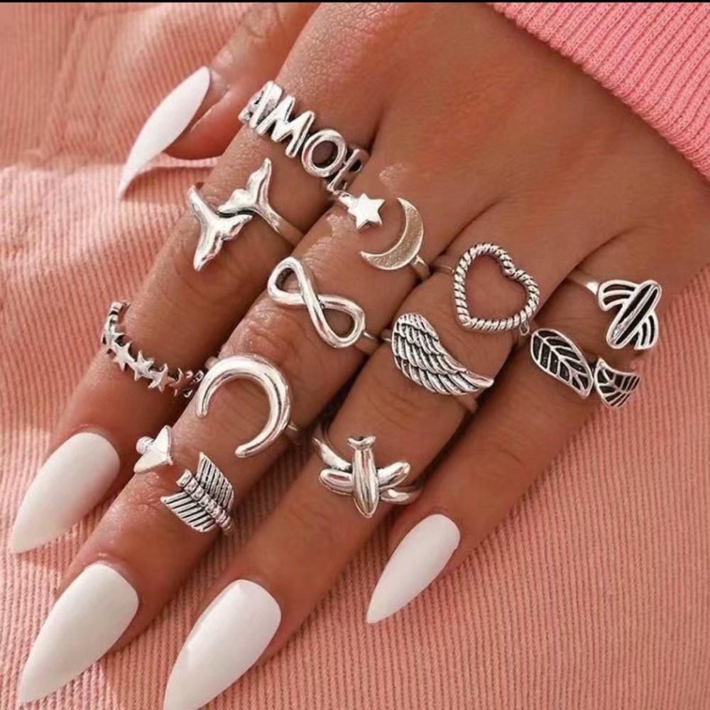 Retro Floral Carved Multi-Piece Stacking Ring Set