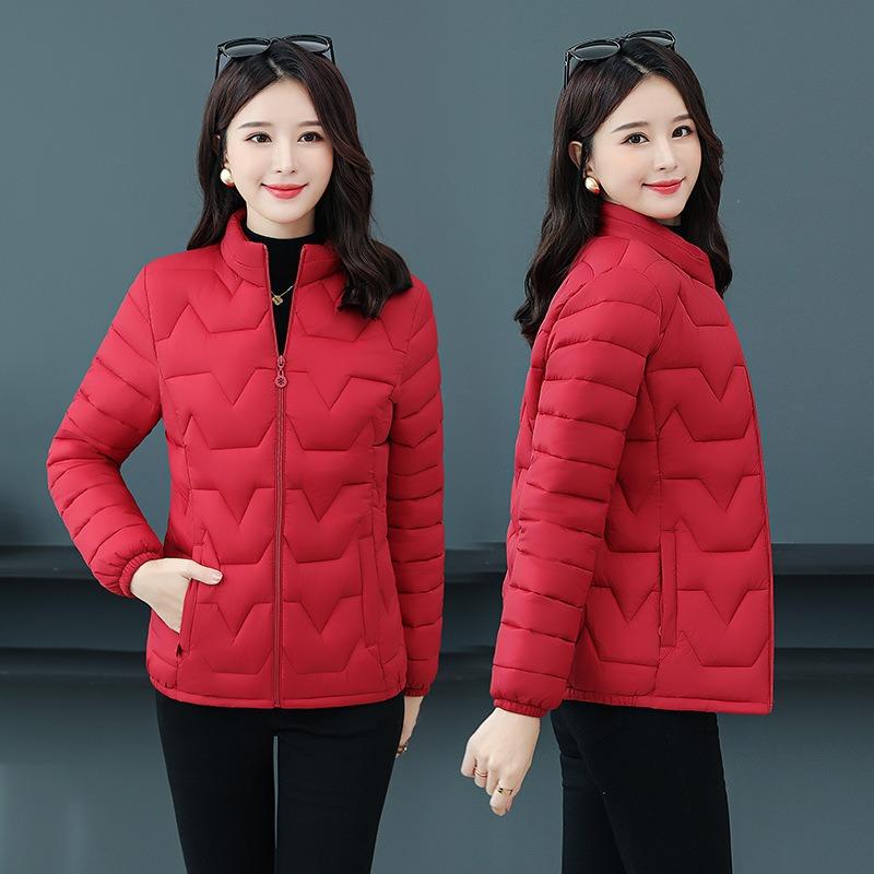 Small Padded Jacket Women's New Winter Fashion Light and Thin Large Size Padded Jacket Versatile Short Thickened Down Padded Jacket