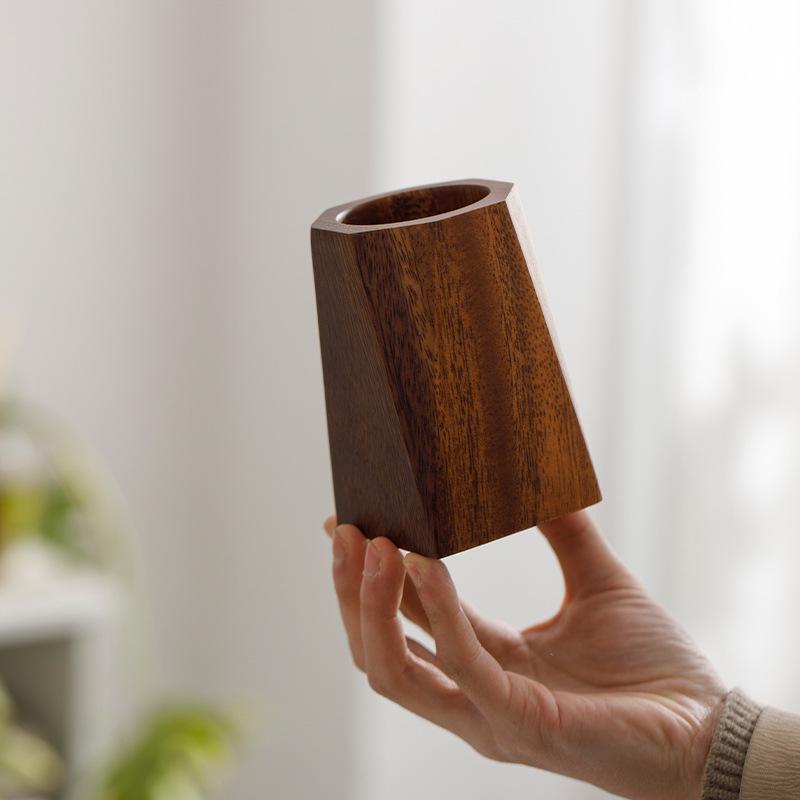 Walnussholz Stifte- und Make-up-Pinselhalter - Kreativer Desktop-Aufbewahrungszylinder