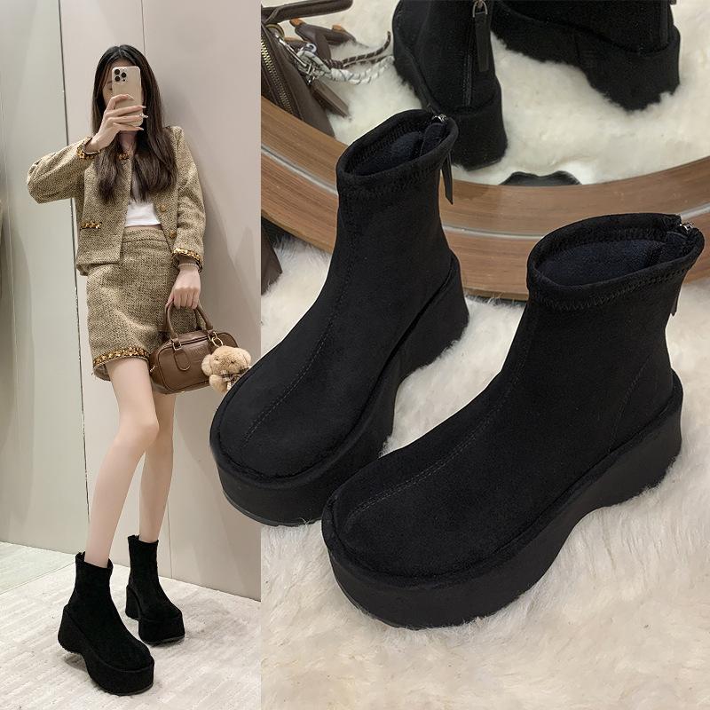 Europäische Station Damenschuhe 25 Herbst klassische Mode Samt runde Zehe erhöhend leicht dicke Sohle Reißverschluss hinten niedriger Schaft Damenstiefel