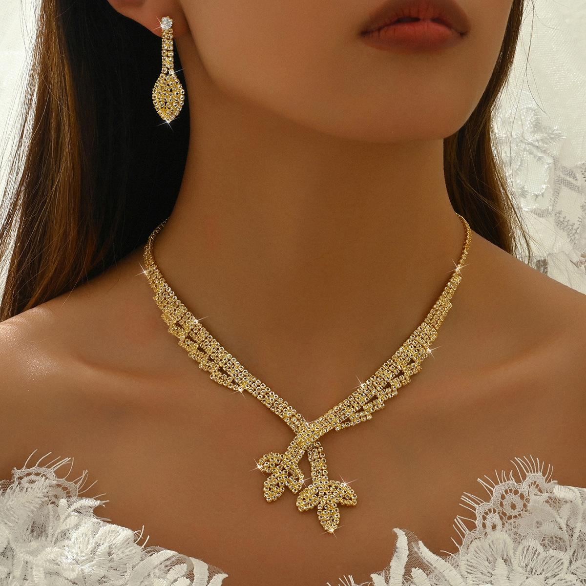 Ожерелье Женское Циркон Нишевые Серьги Подвеска Комплект Металлическая Цепочка на Ключицу