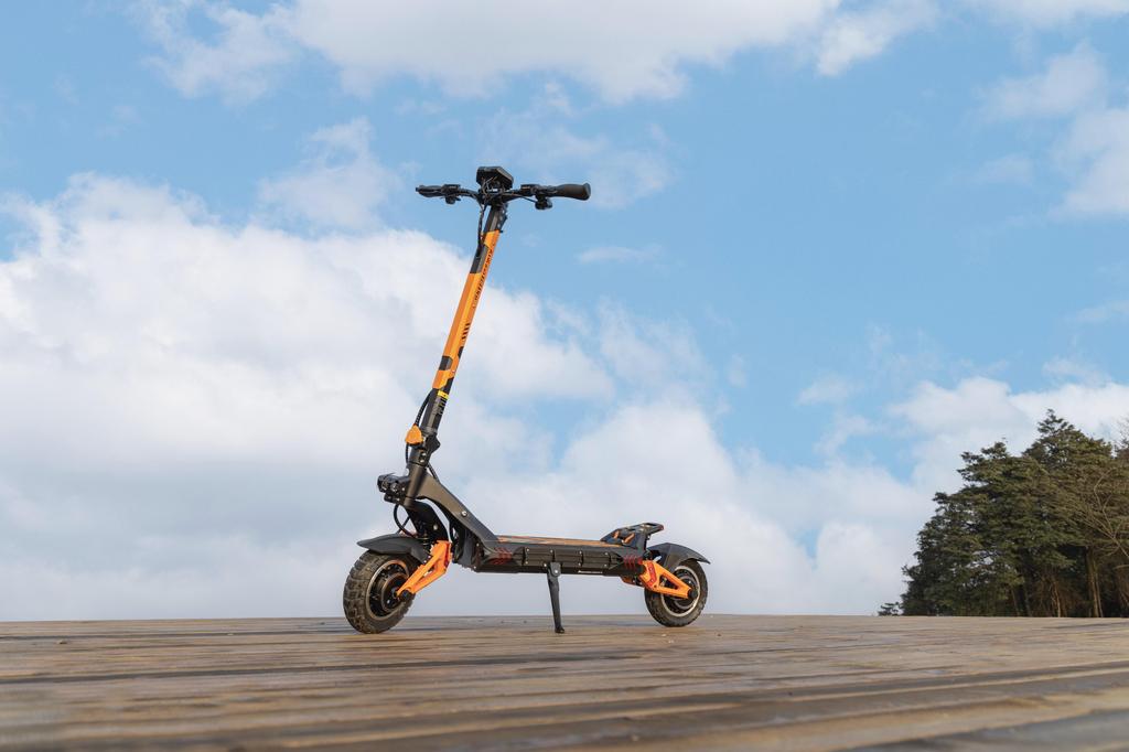 KuKirin Elektrická koloběžka G3 Pro 2*1200W motory, 52V 23.4AH baterie, rychlost 65 km/h dojezd 80 km, 10" pneumatiky, přenosná baterie, rychlé nabíjení, e-koloběžka