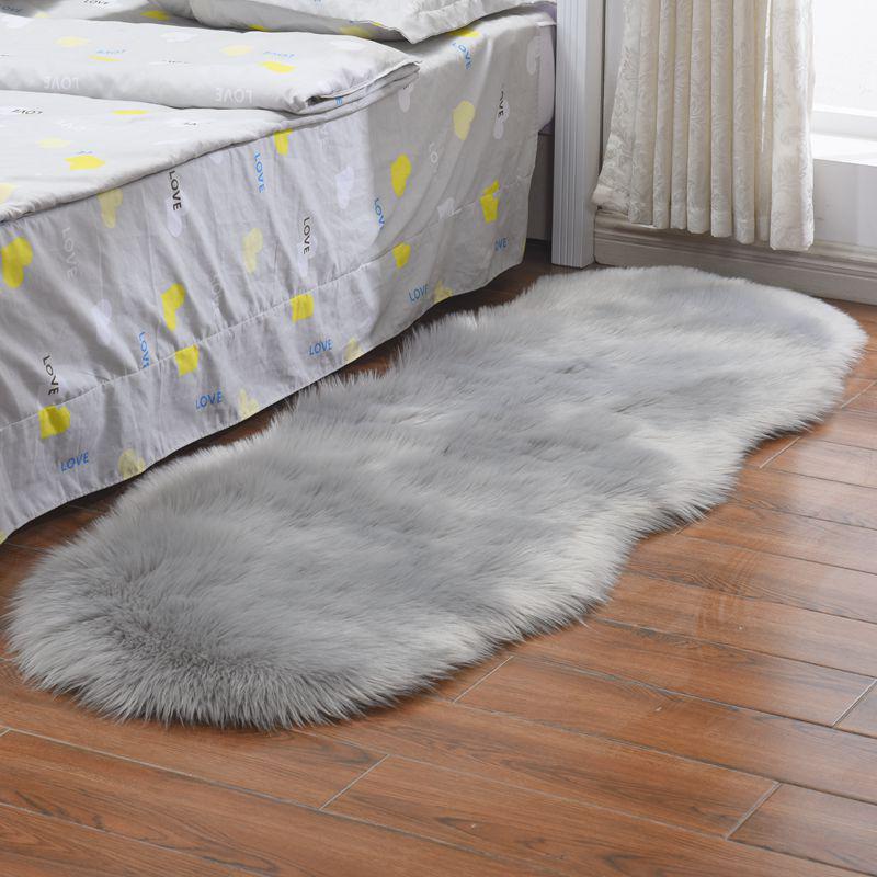 Plush Carpet Mat for Living Room, Bedroom, Sofa, or Bay Window - Imitation Wool, Light Luxury
