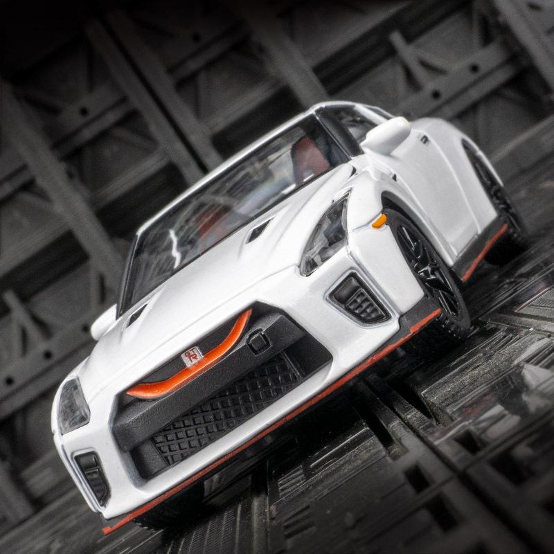 

Jinlifang R-35 GT Alloy Car Model: Sound & Light Toy for Boys белый