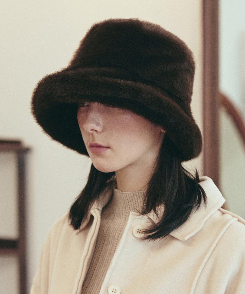 Bajal Va Long Label Fur Bucket Hat Brown