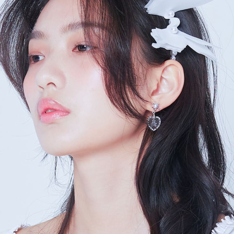 LOVUEE Teddy Bear Crystal Earrings