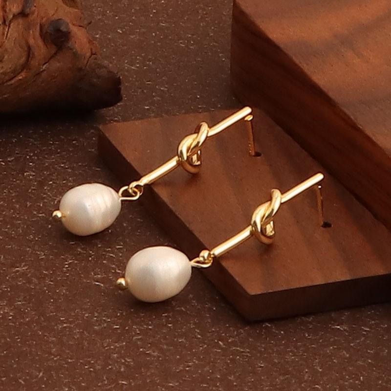 

French Vintage Natural Freshwater Pearl Earrings Baroque Irregular Emerald Pearl Stud Earrings