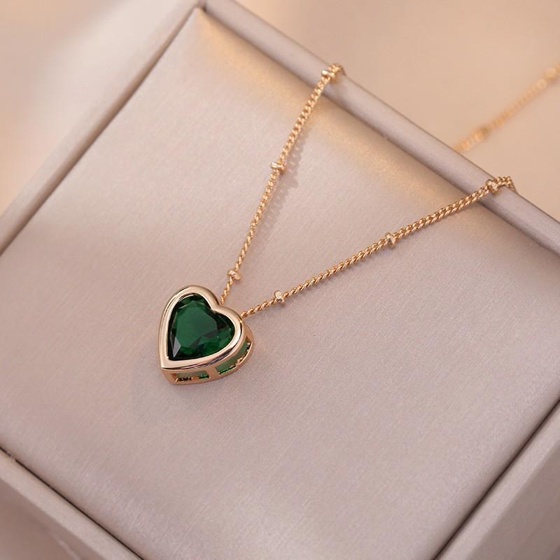 Women's Fashion Heart Pendant Necklace - Elegant, Simple Design, Versatile Clavicle Chain Jewelry