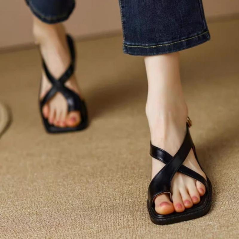 Fashion French Retro Flats Toe-Mounted Sandals Women Summer 2025 Fashion Low Heel Rome Shoes Rubber Material Outsole Comfy Women Sandals