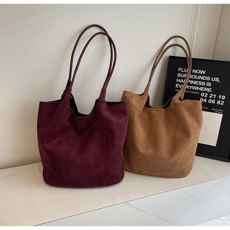 Осенне-зимняя винтажная женская сумка большой емкости из замши — фото 11