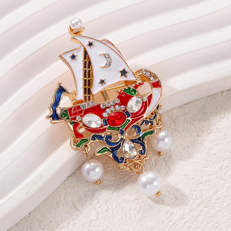 

Palace-style Sailing Ship, High-end Feminine Temperament, Versatile and Fashionable Sailing Ship Collar Pin, Accessories Brooch 4*6CM