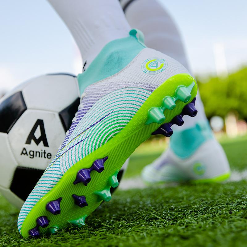 Vibrating football shoes, boys and girls high-top AG nails, jelly soles, youth training lawn football shoes, one piece 2025