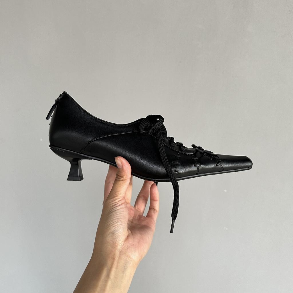 Fashion A New Spring Collection Of Retro Pointed-Toe Gothic Lace-Up Leather Shoes For Women With A Niche Design And Slender Heels
