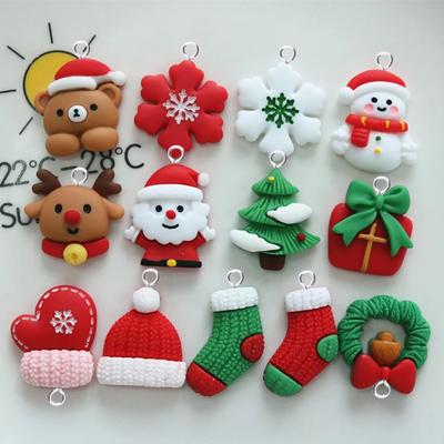 10 Stück Niedliche Harz Weihnachtsbaum Socken Anhänger Tiere Hirsch Weihnachtsmann Anhänger Flatback für Schlüsselanhänger DIY Schmuckherstellung Zubehör