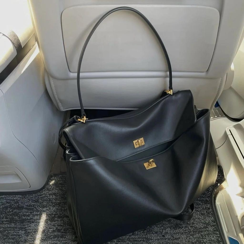 New Leather Bag Women's Large-capacity Tote Bag Shoulder Handbag Lock Commuter Armpit Bag