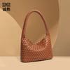 Trendy retro niche armpit bag fashionable and casual versatile handwoven bag soft leather large capacity hand lift mother and child bag