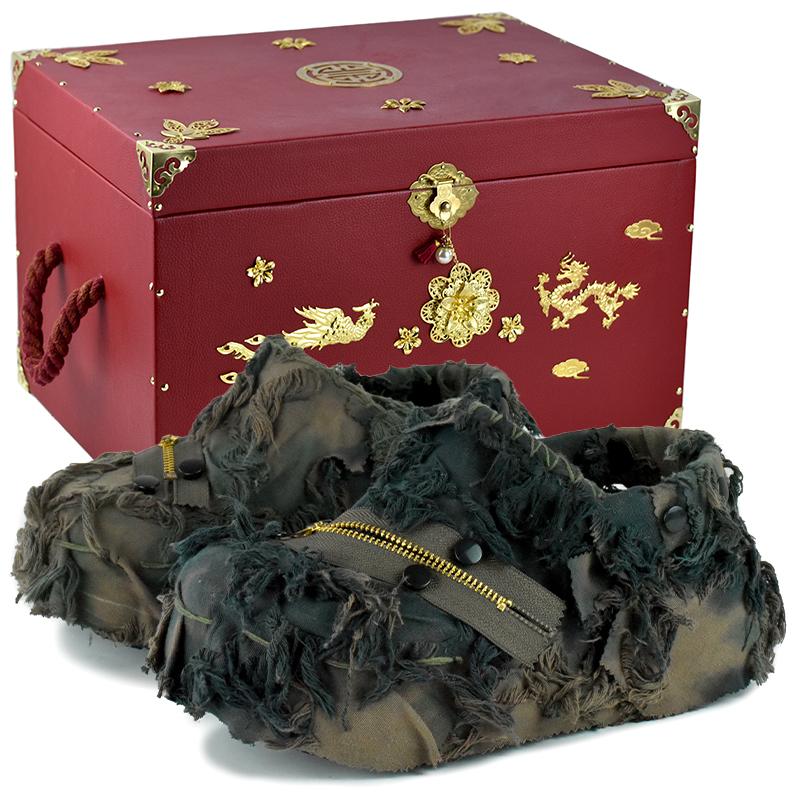 Crocs Classic Clog Hidden Suitcase Sewing Cool Industrial Style Old Doomsday Fashion Trend Gift Box Models Hole Shoes Unisex Camouflage