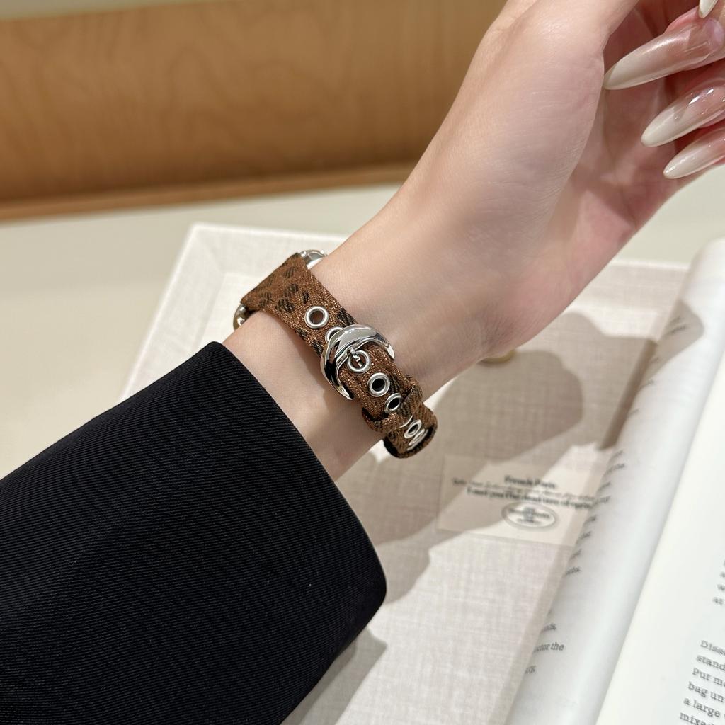 Luxuriöses Armband mit Leopardenmuster für Apple Watch Armband 46mm 41 38 40 44 42 45 49 mm Damenarmbänder iWatch Serie 11 10 9 8 7 6 5 SE Ultra 2/3