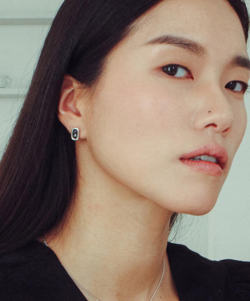 Sundaydiscoclub Slim Shiny Earrings Silver Night