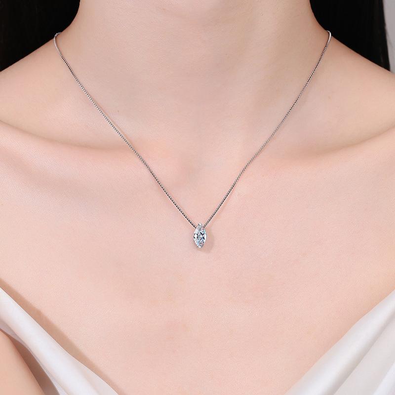 Tezzc 1ct Moissanite Necklaces for Women Marquise Shape Pendant S925 Silver with Gold Plated Party Necklace Design Chain Jewelry