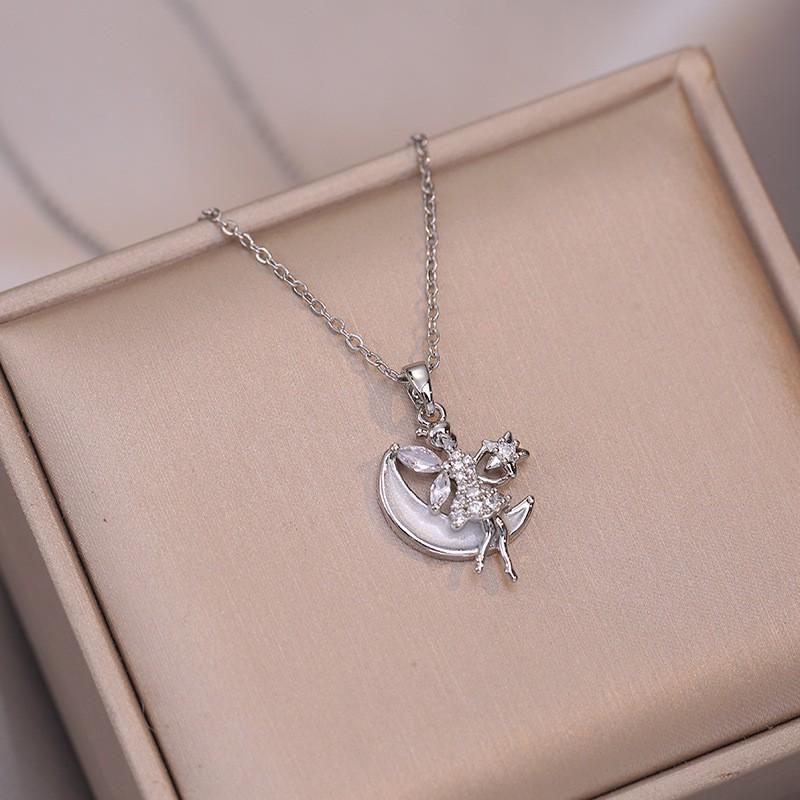 Women's Fashion Heart Pendant Necklace - Elegant, Simple Design, Versatile Clavicle Chain Jewelry