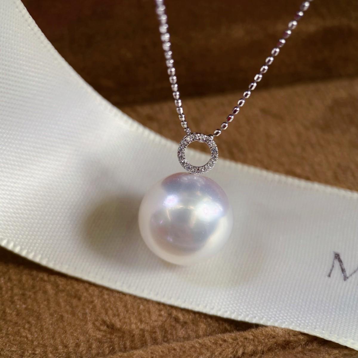 Platinum Pt900 Zircon Circle Pendant, 12-13mm Beads (Excludes Chain) Pt900 Size