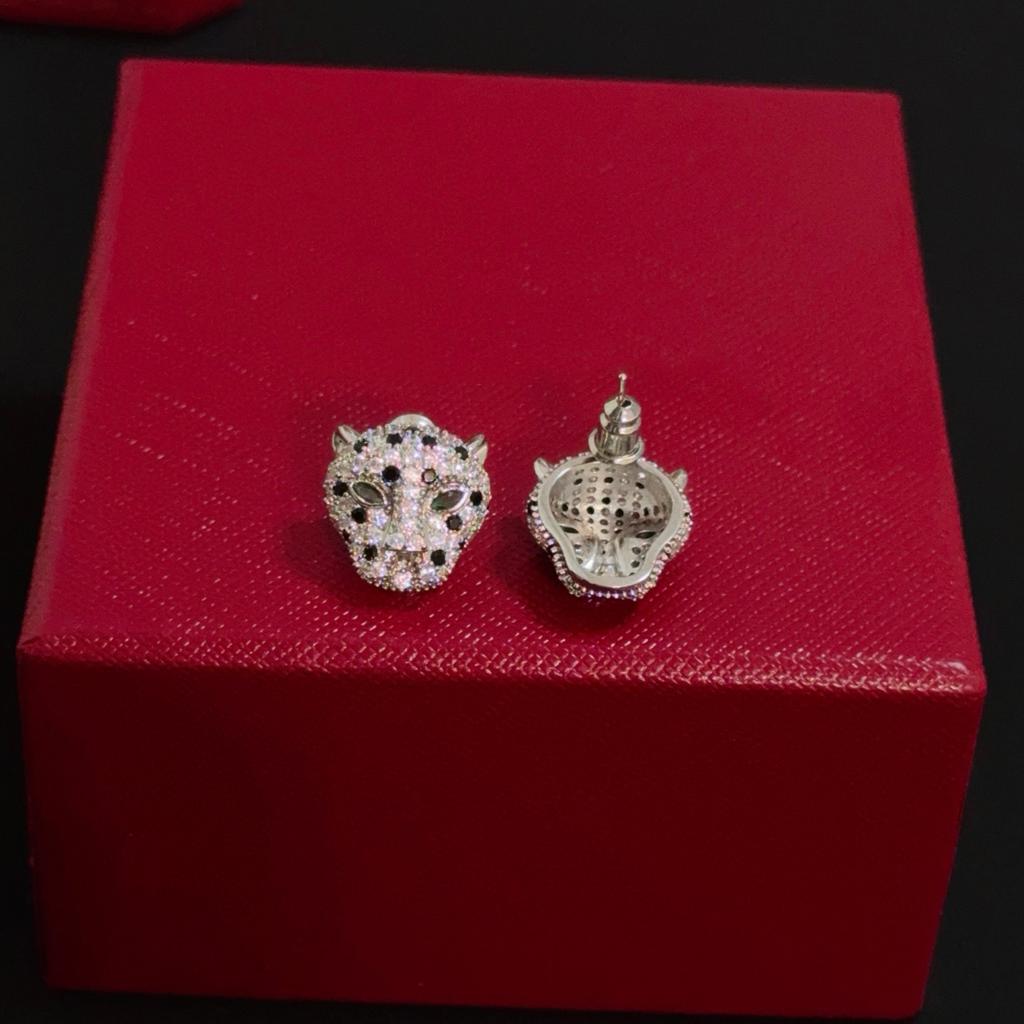 Leopard-shaped earrings with diamond studs High-quality Jewelry Gifts for Daily Wear, Men and Women Are Not Limited To Handmade
