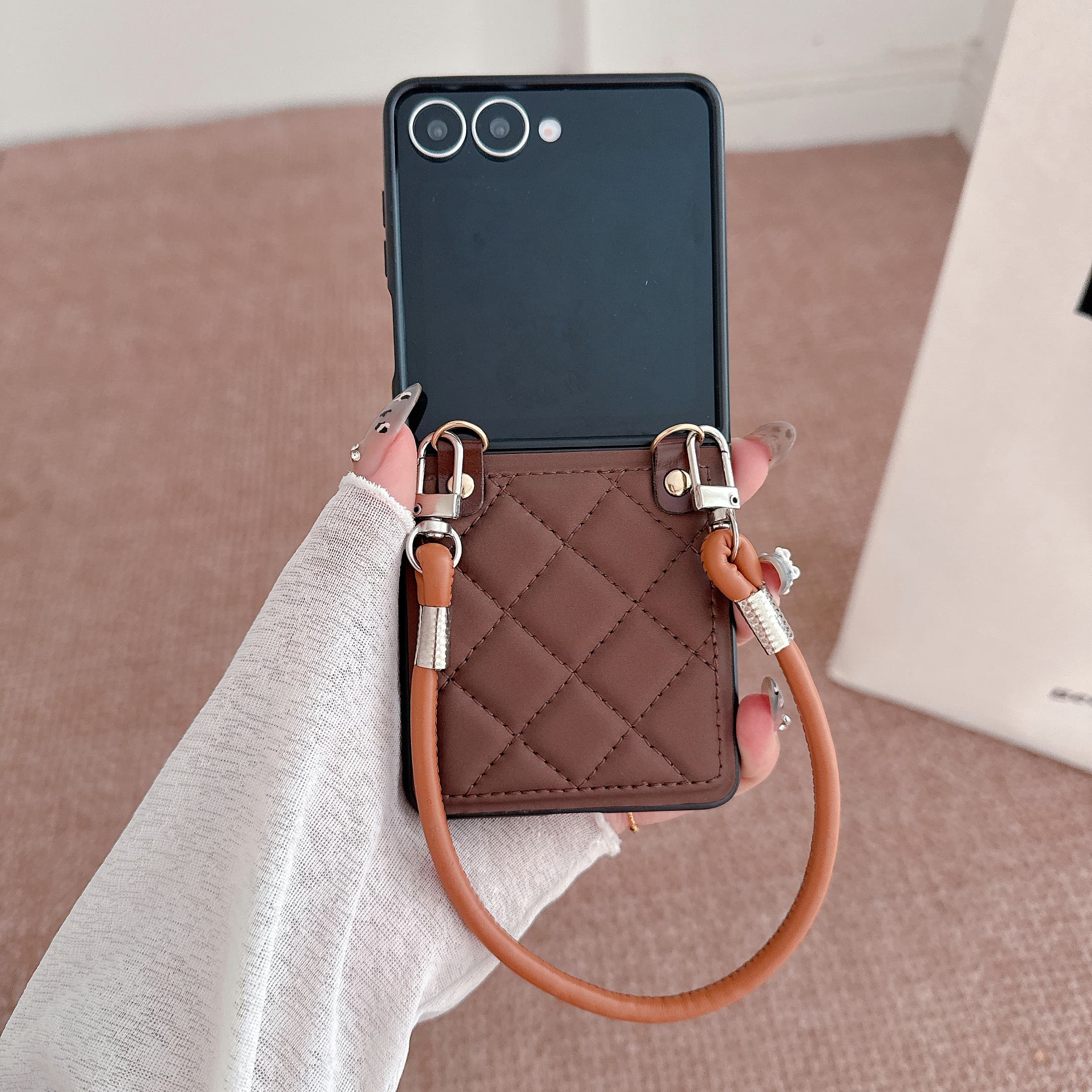 

Leather Phone Case with Wrist Strap for Samsung Galaxy Z Flip 7/6/5/4/3 Flip5 Flip6 Flip7 5G - Shockproof Chain Cord Rope Strap Galaxy Z Flip7 коричневий
