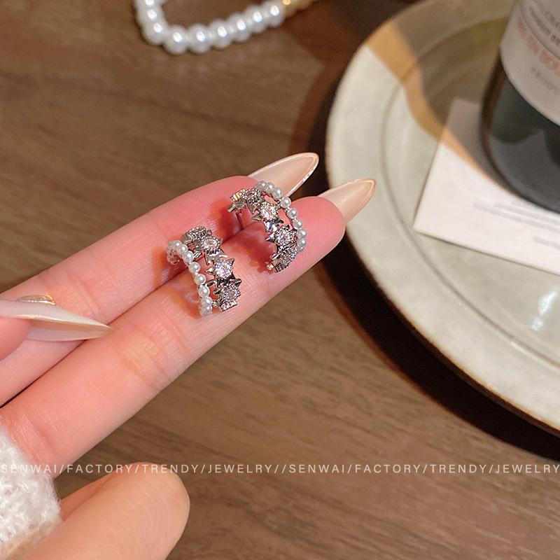Multi-layer zircon pearl stud earrings women s retro niche temperament C-shaped earrings small fragrant ear jewelry