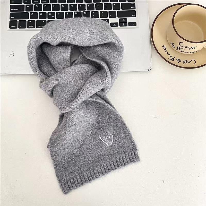 Wersja koreańska szalika dziecięcego jesienno-zimowego dla chłopców i dziewczynek ciepły miłość styl zagraniczny wszechstronny śliniaczek dla niemowląt trend