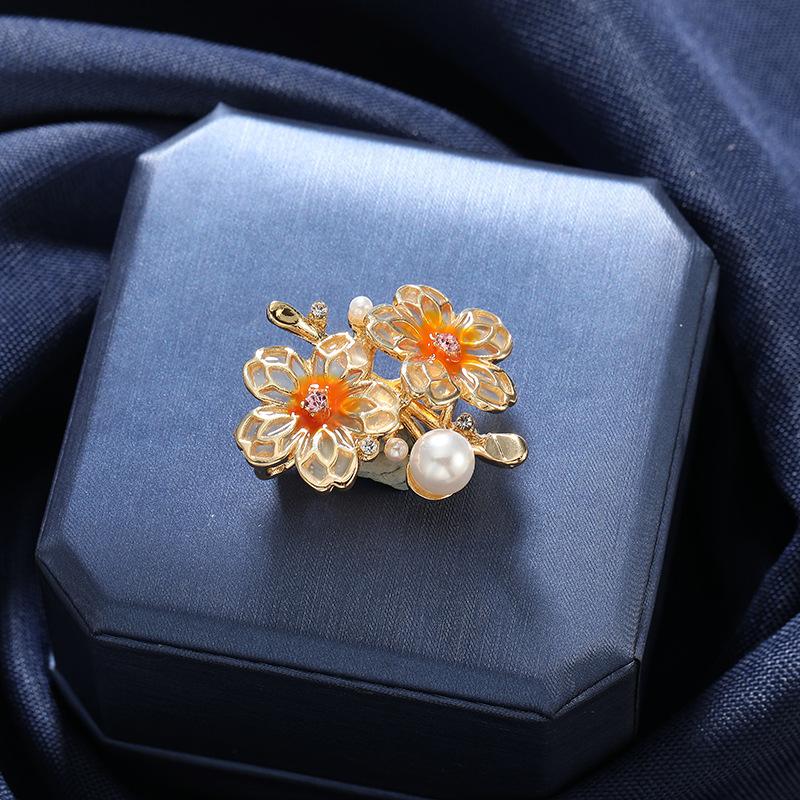 Vintage Palaststil Smaragd Strass Kreuz Broschen Anstecknadeln Für Damen Dame Elegant Barock Nadeln Accessoires Bankett Schmuck gray