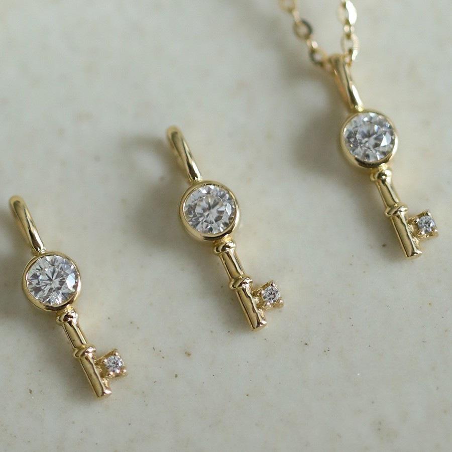 Mini-Schlüssel-Anhänger aus 925er Sterlingsilber, 14K Gold plattiert - Schick & Stapelbar
