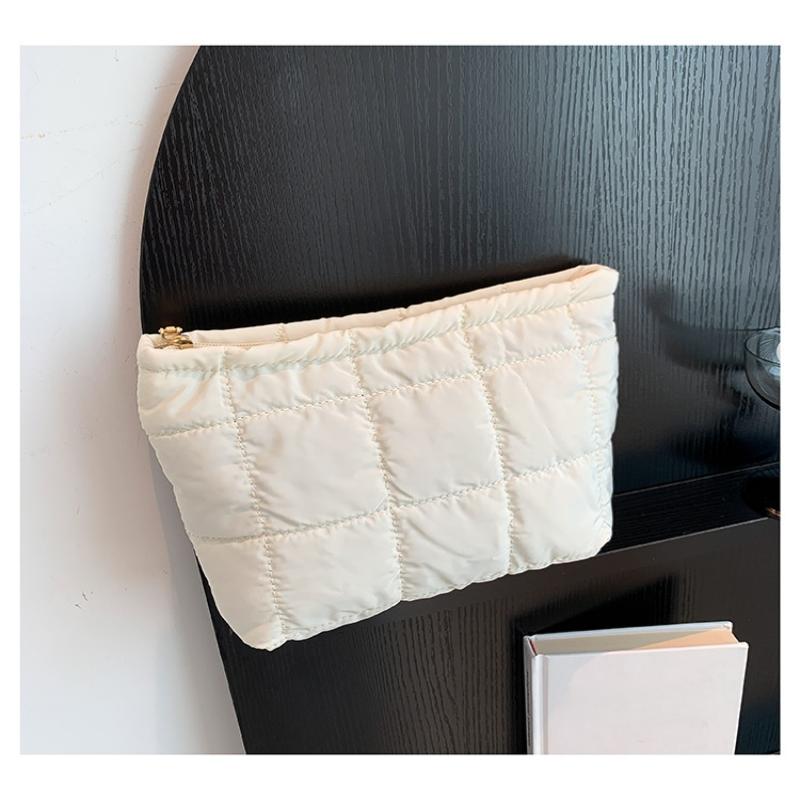 Cosmetic Bag Portable and Large Capacity for Travel with Multifunctional Uses Ideal for Vacations A2