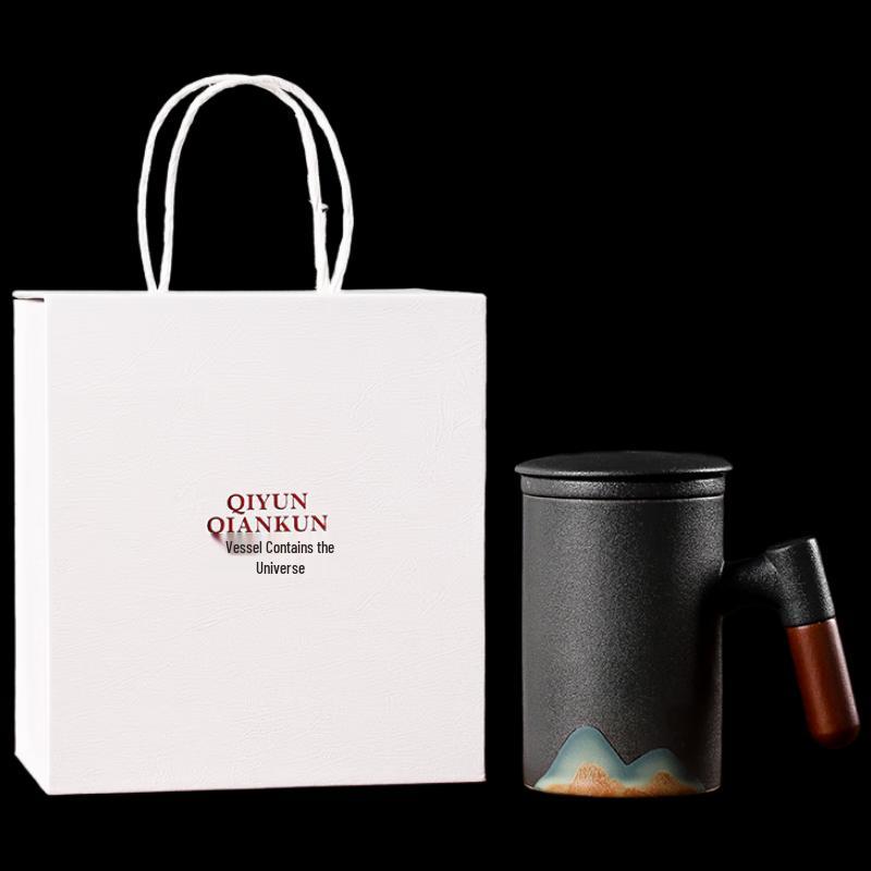 Gong Li Distant Mountain Wooden Handle Tea Infuser Mug