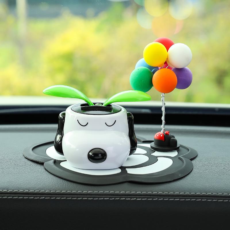 Solar-Powered Waving Sunflower Car Ornament - Cartoon Interior Decoration Accessories for Women