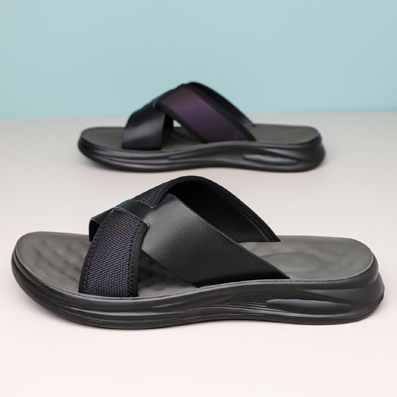 Fashion Summer New Designer Slippers for Men Solid Color Fashion Casual Anti-slip Wear-resistant Beach Shoes Male Outwear Flip Flop Man