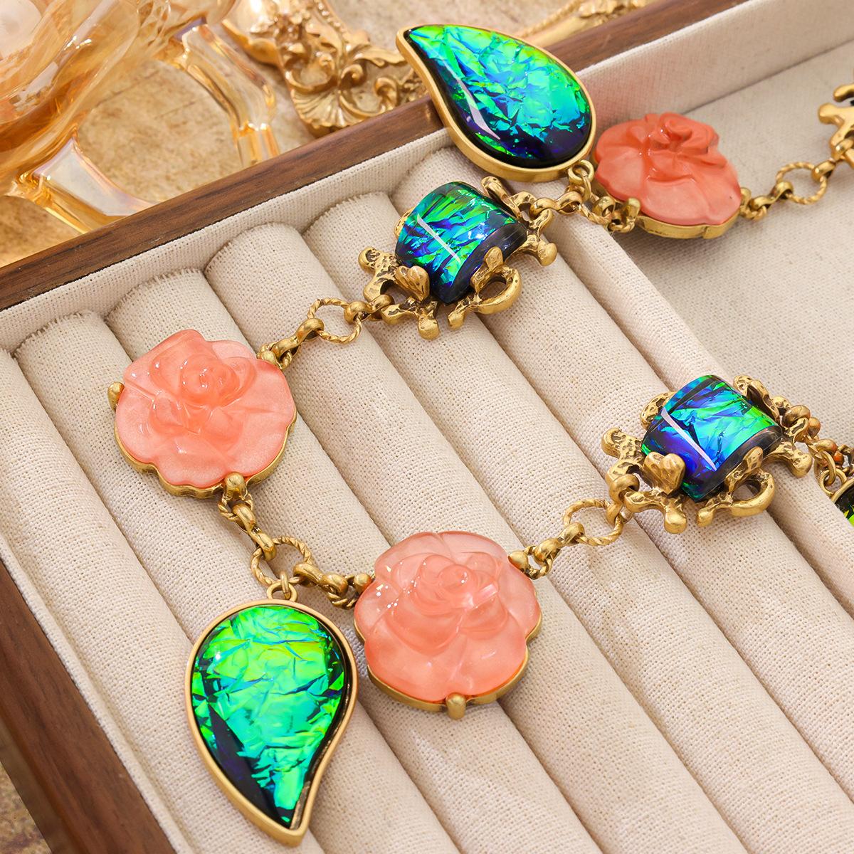 Mid Ancient Style Design Electroplated Matte Gold Flowers Green Leaves Water Droplets Necklace Earrings High-end Sense Simple Temperament