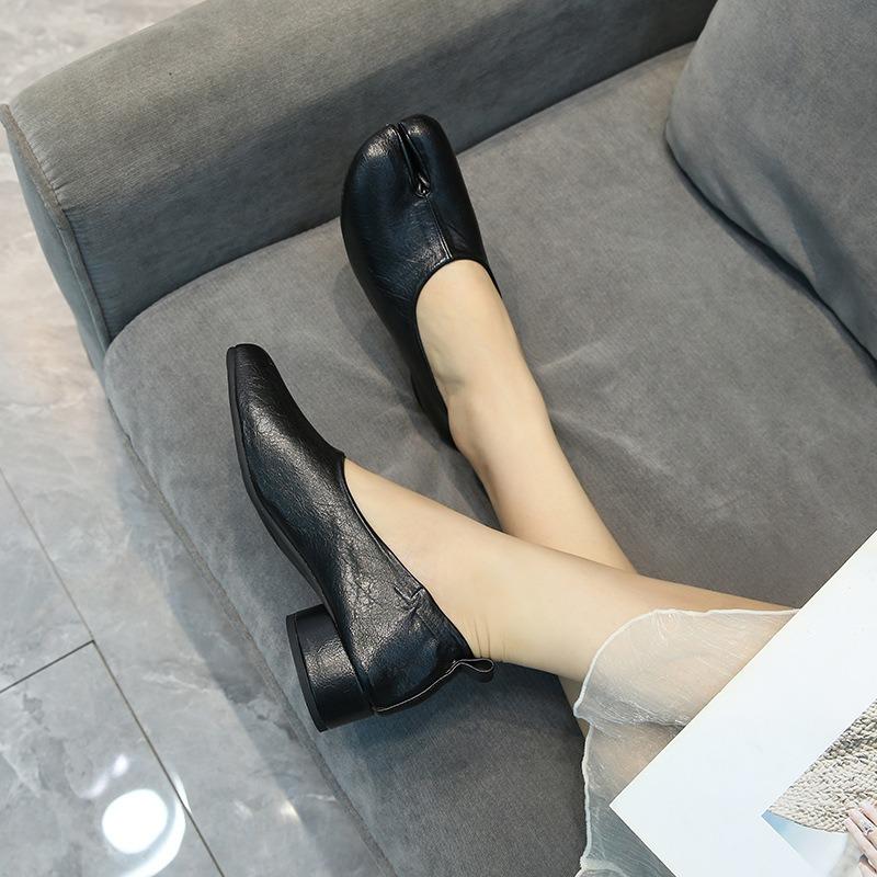 Split-toed pig's trotters shoes women's autumn and winter new retro thick heel rubber band niche design horseshoe shoes fashion single shoes women