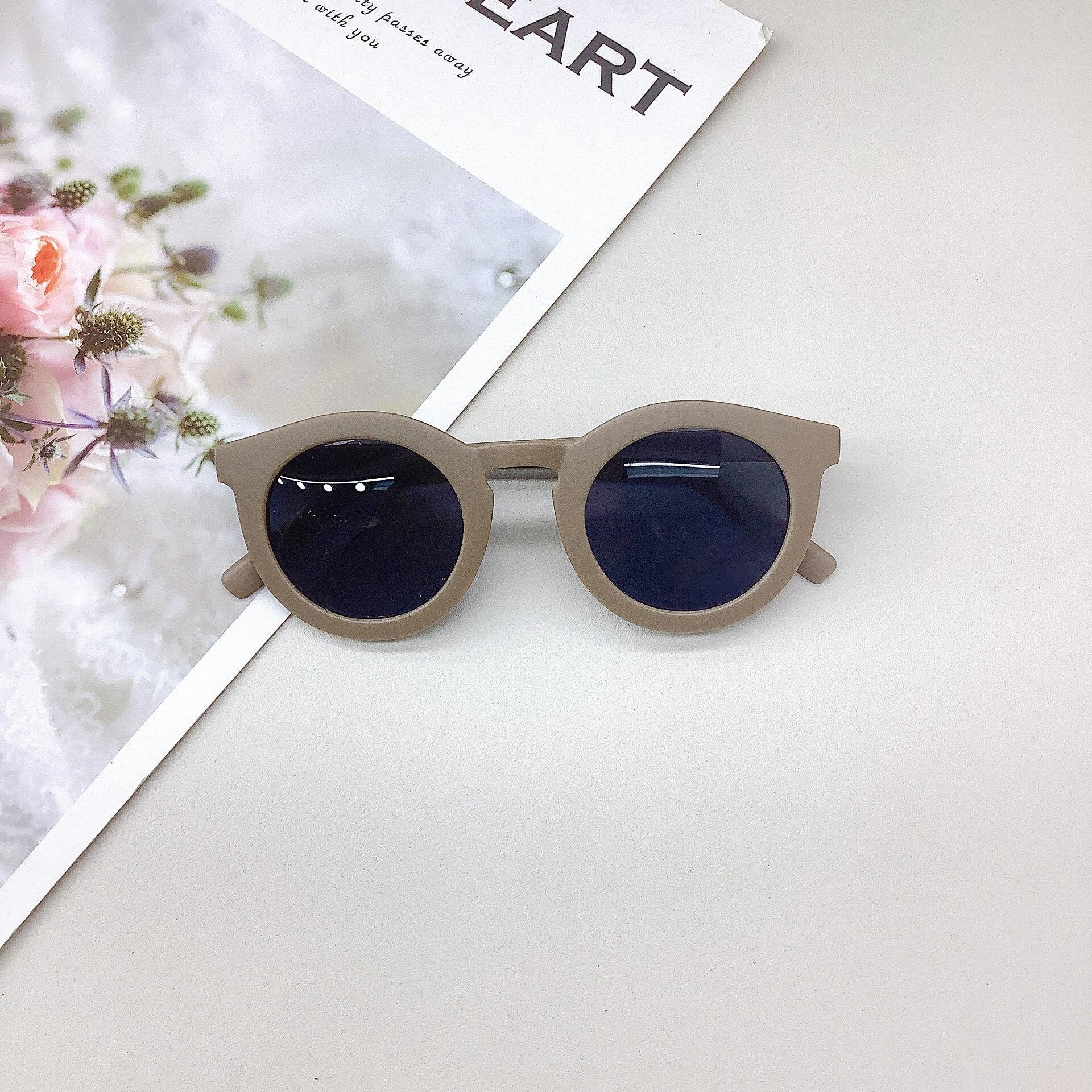 

2026 Boys Oval Frame Baby Sunglasses Glasses Travel Sunscreen And UV Protection Children s Version