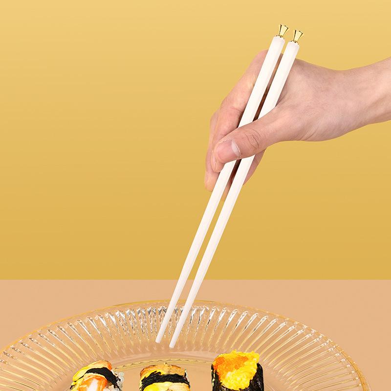 5 Paare Weiße Japanische Chinesische Essstäbchen Essstäbchen für Sushi Wiederverwendbares Koreanisches Essstäbchen-Set Metalllegierung Geschirr Palillos Chinos