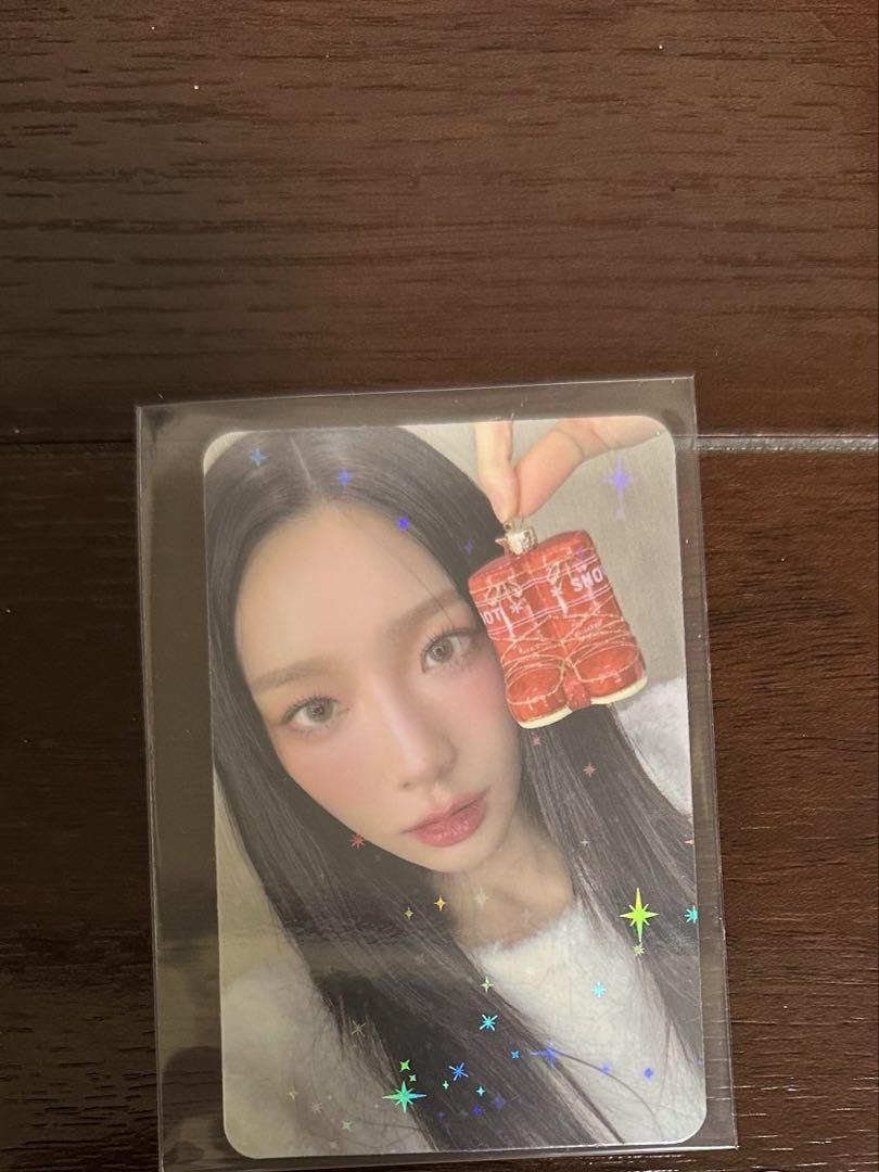 

[USED] Girls Generation Taeyeon Pink Christmas 2023 Merchandise MD Trading Card Holo