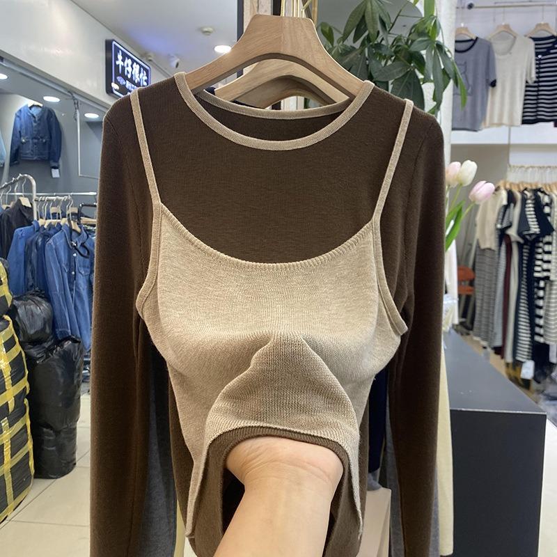 

Fake two-piece design sense long-sleeved knitted sweater women s top early autumn new college style age-reducing sweater tide one size fits all темно-коричневого