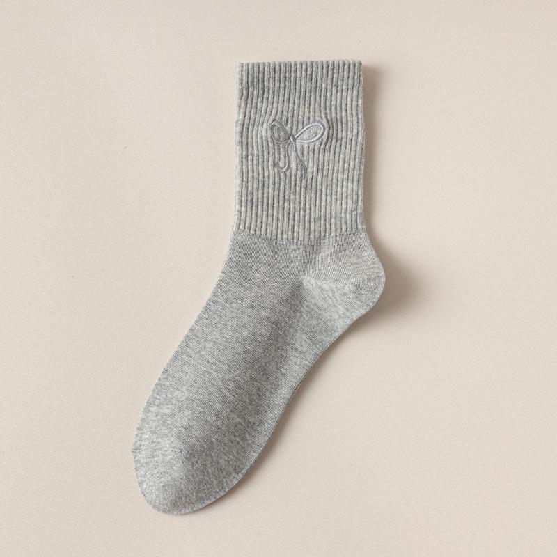 5/10 Pairs Comfortable Casual Embroidered Bow Socks for Women Solid Color Moisture Wicking Breathable Mid Calf Socks Spring Autumn Long Cotton Socks