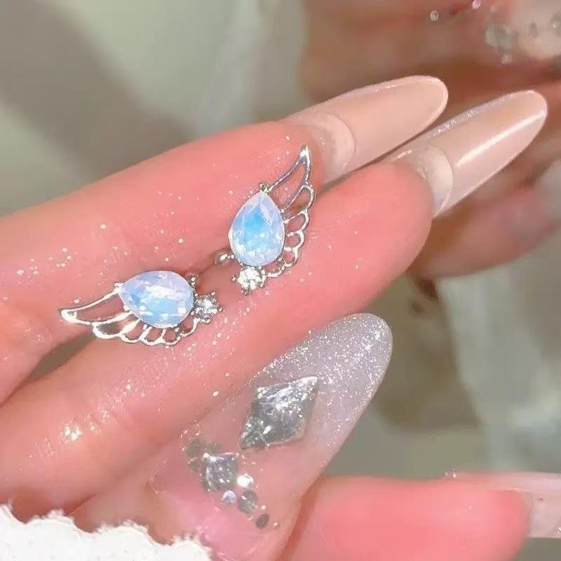 

Wing Ear Clip Earrings For Women Girl Rhinestone Angel Elf Earbone Clip No Piercing Clip Adjustable Fashion Zircon Gift