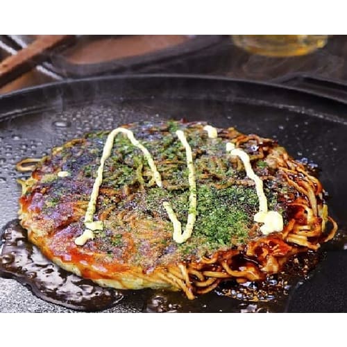 26cm Round Cast Iron Iron Plate, Approximately 5mm Thick, Perfect for Okonomiyaki, Yakiniku, Steak, Yakisoba, and Monjayaki. Compatible with Gas and I