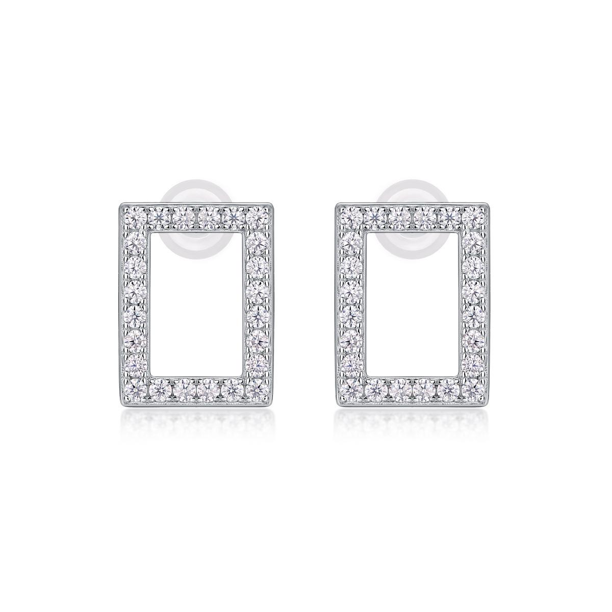 

Серебро S925, такое как японские средние серьги, серьги с муассанитом и украшения для ушей.