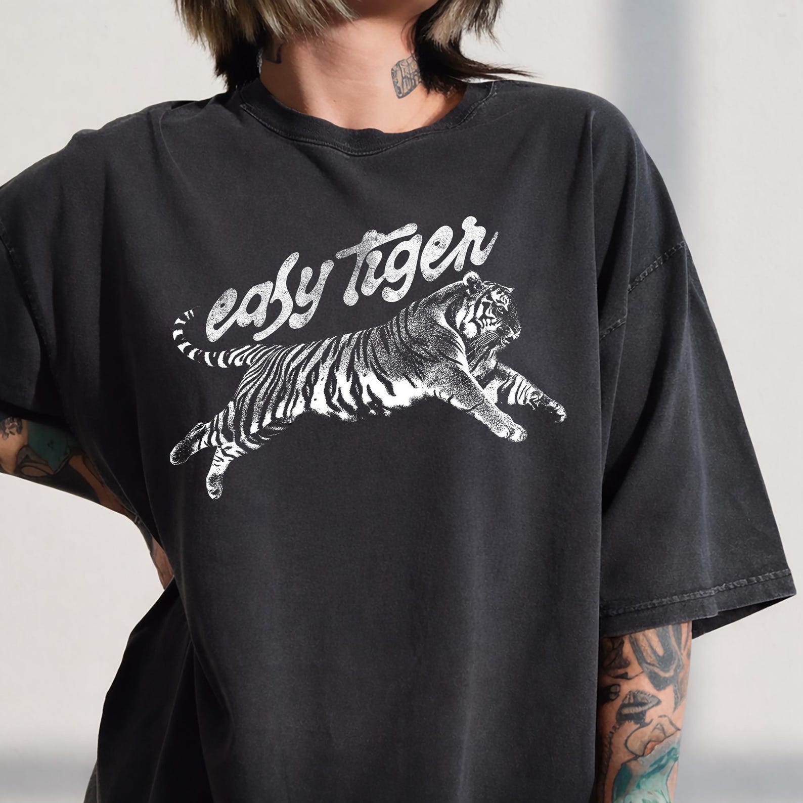 Vintage Easy Tiger Graphic Tee, Retro Wild Animal T-Shirt, Boho Style S