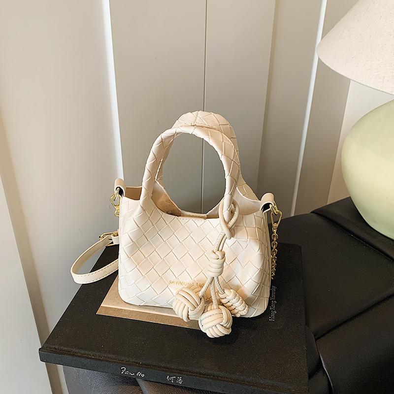 Niche Handwoven Bag Chain Small Bag Women's Super Fire Exquisite Hand Bag Shoulder Messenger Bag Vegetable Basket Women's Bag